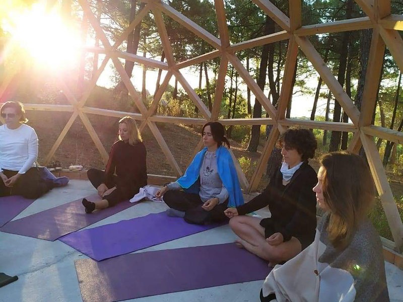 Meditación en el domo al amanecer